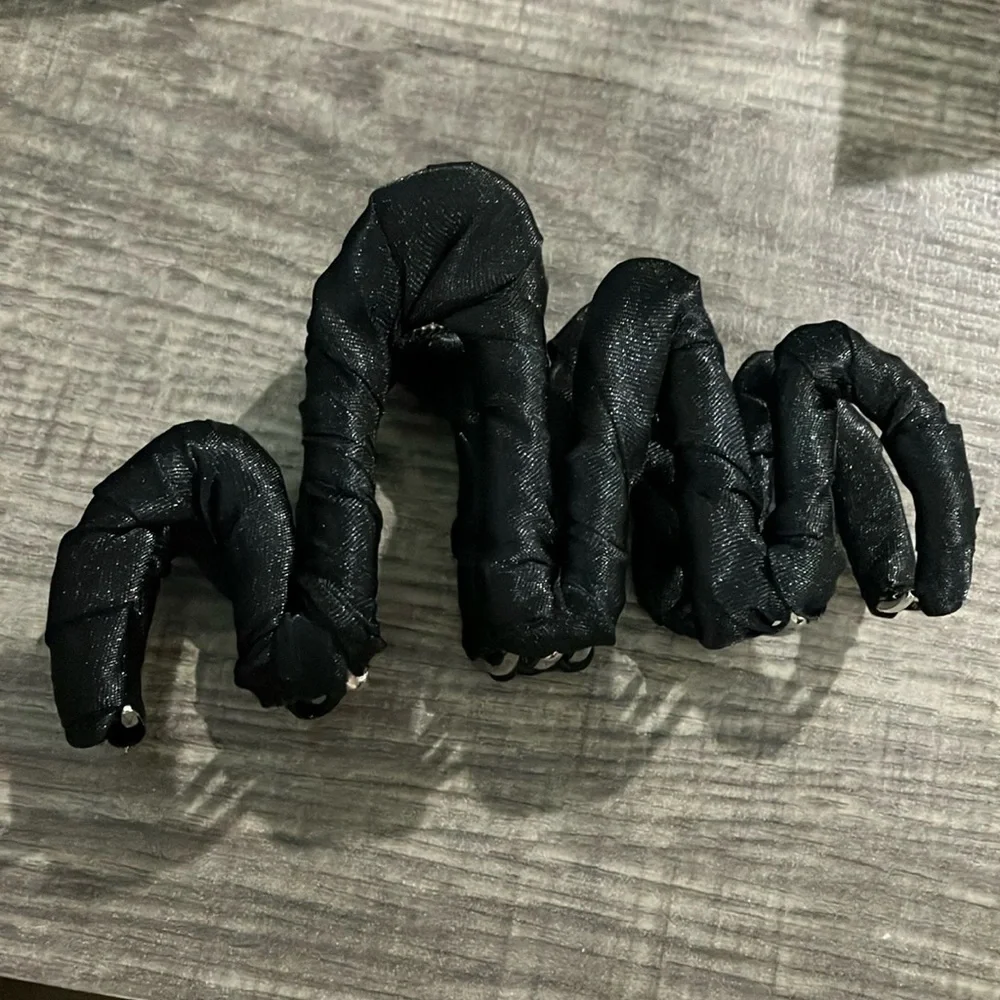Wavy Claw Clip Black